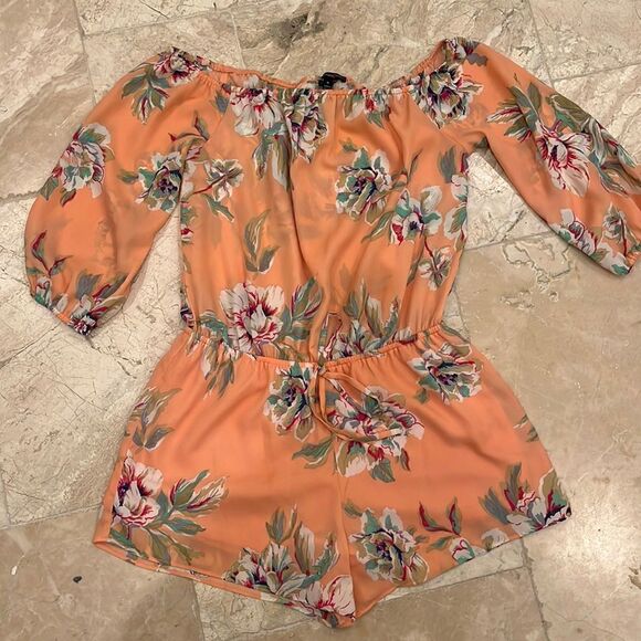 Pants - Pink floral romper - size M EUC mm mm mm